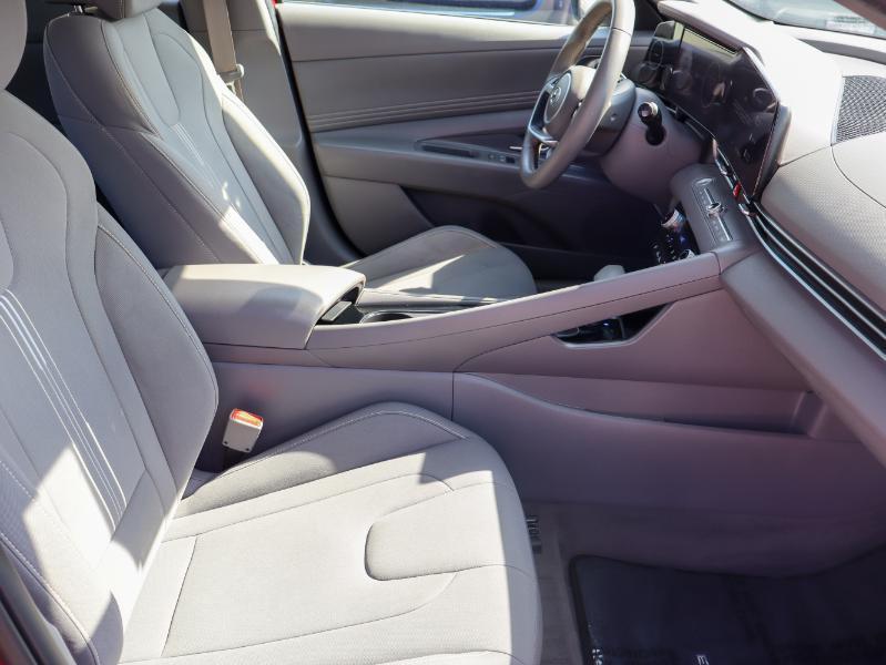 Hyundai Elantra SEL IVT 2023
