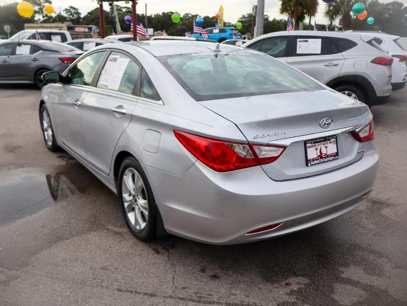 Hyundai Sonata Limited 2011