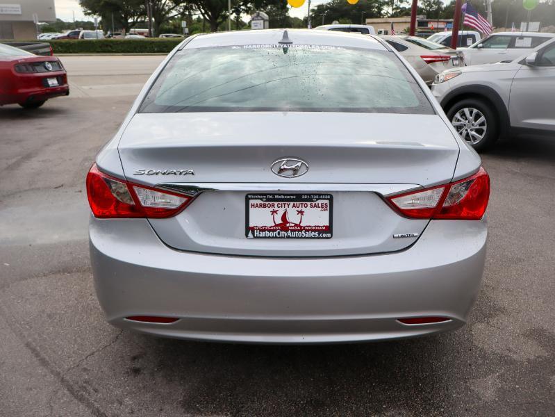 Hyundai Sonata Limited 2011