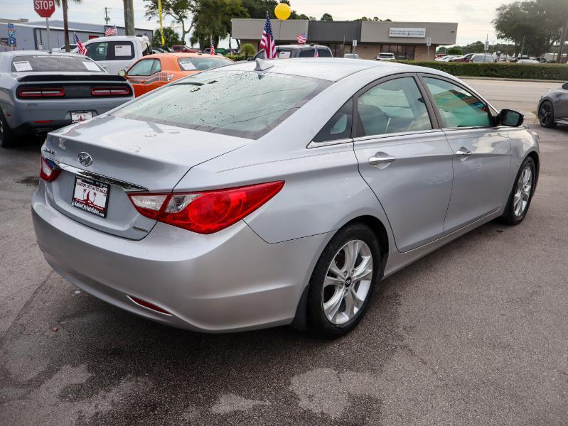 Hyundai Sonata Limited 2011