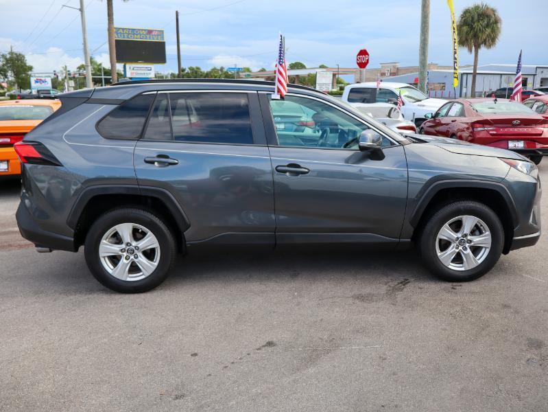 Toyota RAV4 XLE FWD 2021