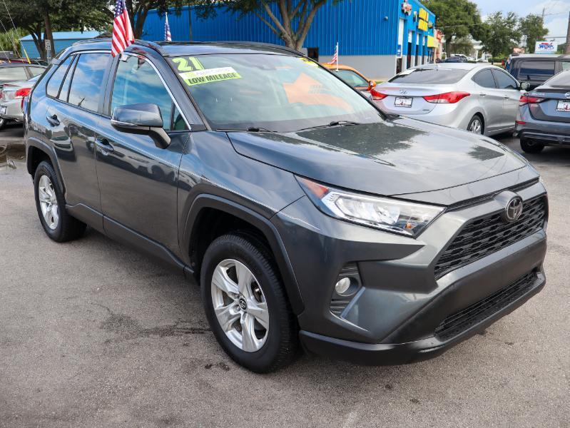 Toyota RAV4 XLE FWD 2021