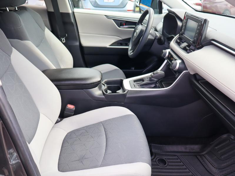 Toyota RAV4 XLE FWD 2021