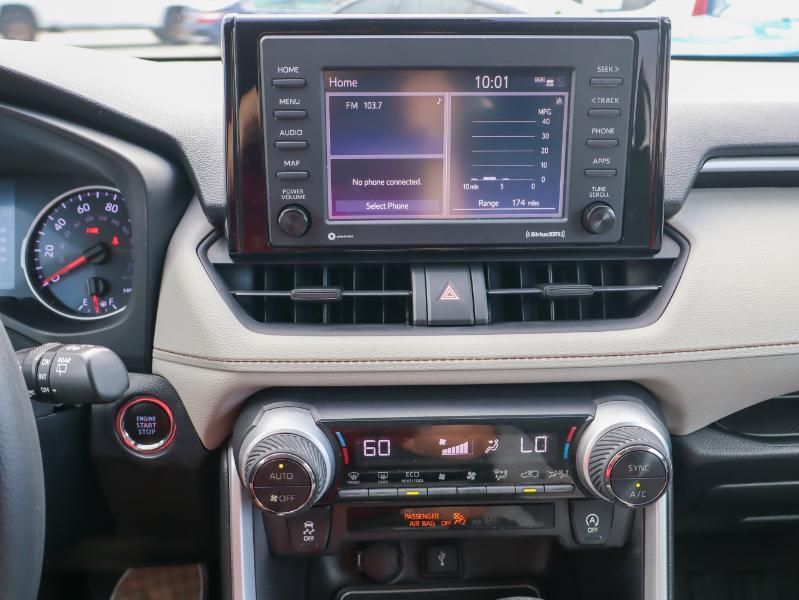 Toyota RAV4 XLE FWD 2021