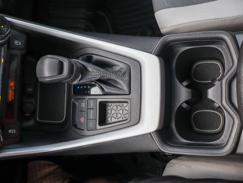Toyota RAV4 XLE FWD 2021