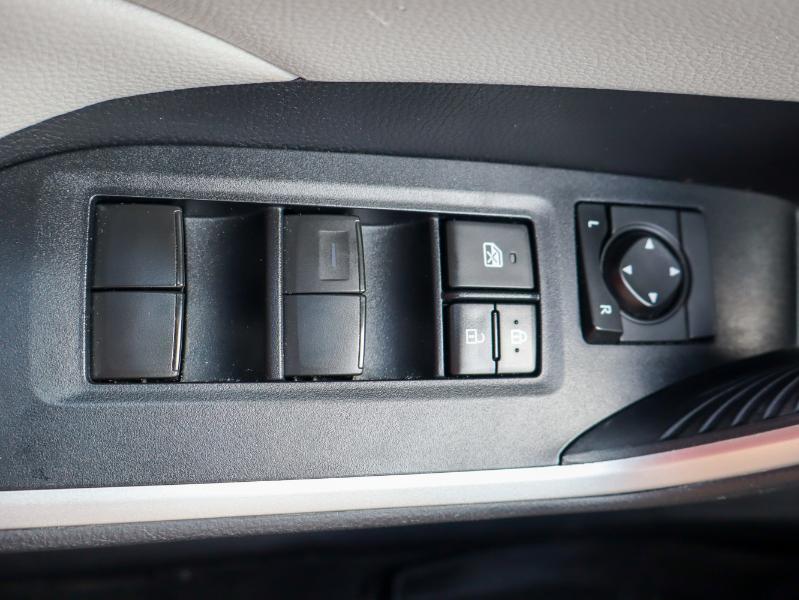 Toyota RAV4 XLE FWD 2021