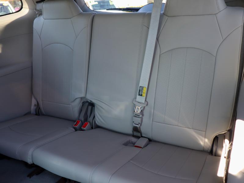 Buick Enclave FWD 4dr Leather 2015