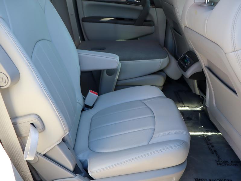 Buick Enclave FWD 4dr Leather 2015