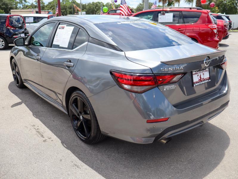Nissan Sentra SR CVT 2022