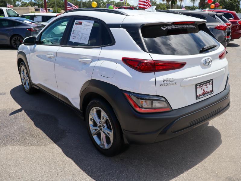 Hyundai Kona SEL Auto FWD 2023