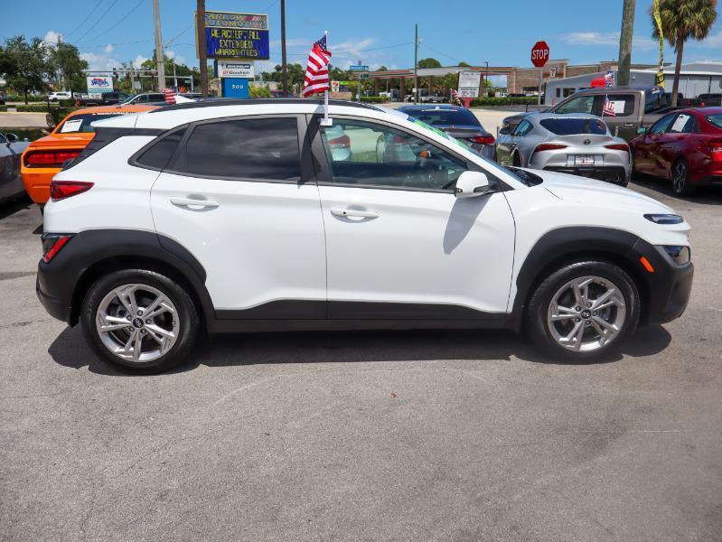 Hyundai Kona SEL Auto FWD 2023