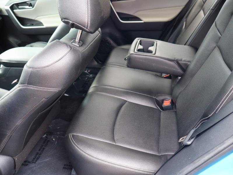 Toyota RAV4 XLE FWD 2020