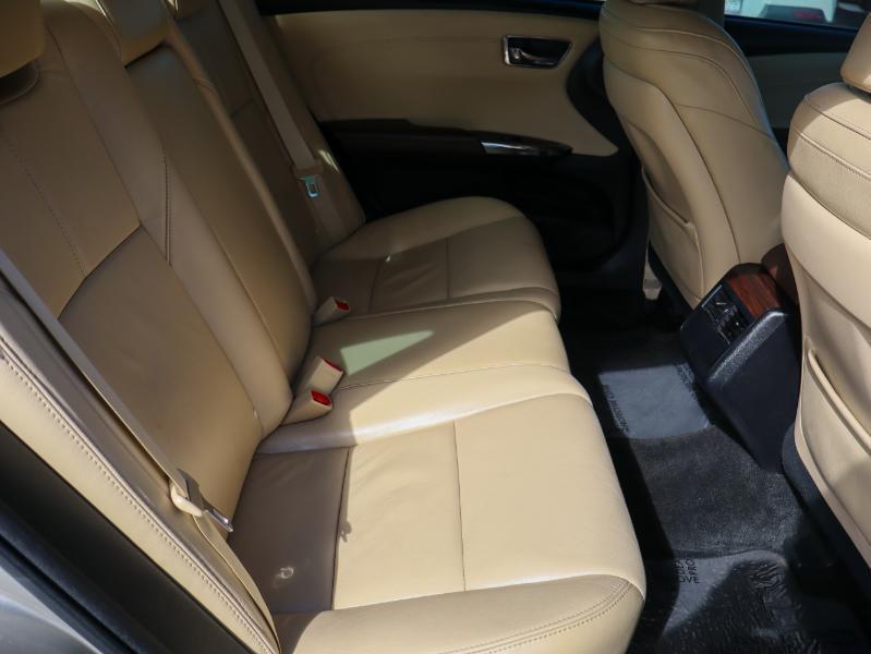 Toyota Avalon photo 13