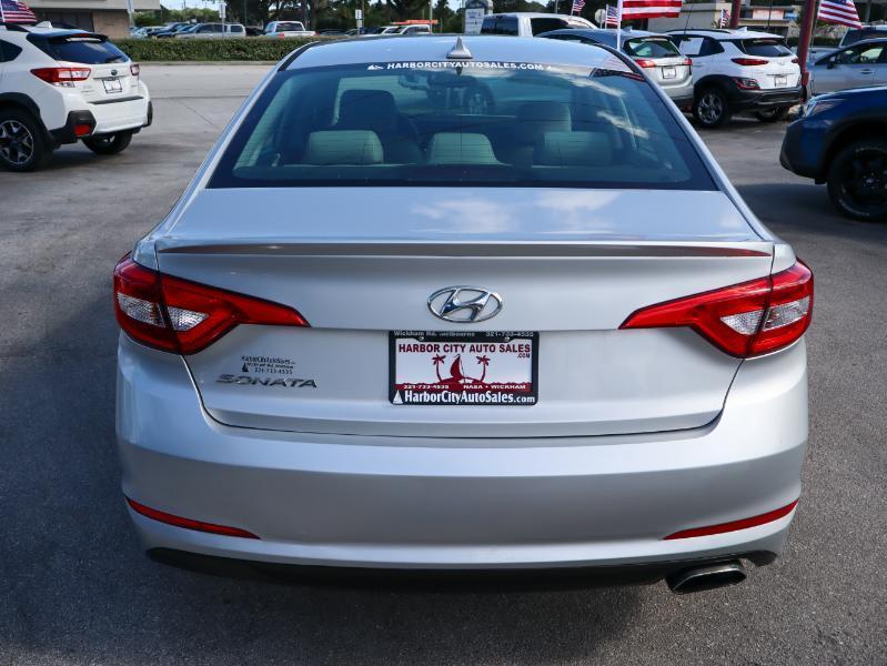 Hyundai Sonata SE 2.4L 2017