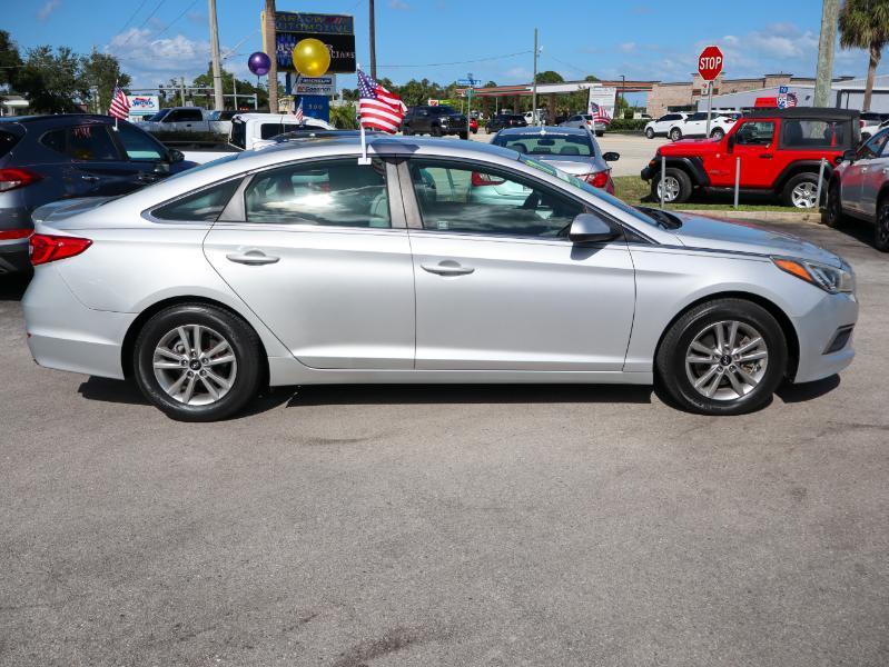 Hyundai Sonata SE 2.4L 2017