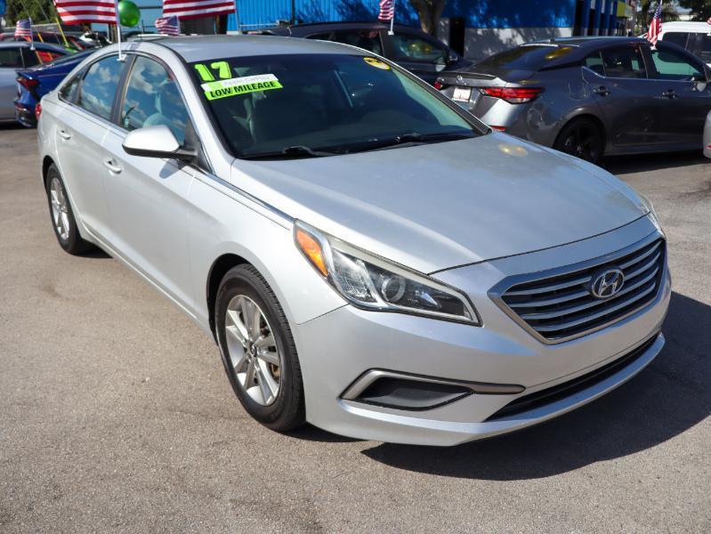 Hyundai Sonata SE 2.4L 2017
