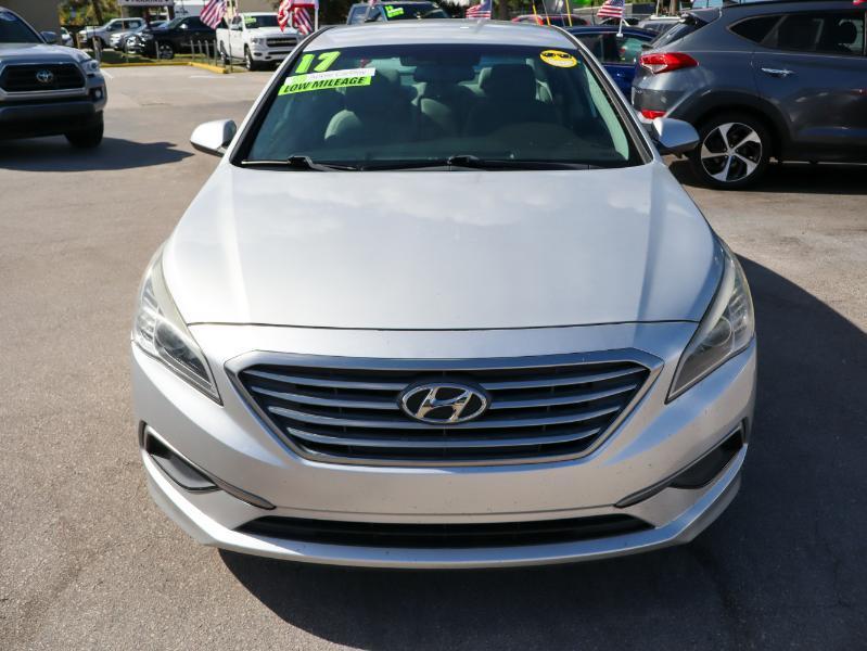 Hyundai Sonata SE 2.4L 2017