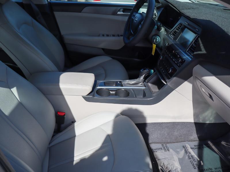 Hyundai Sonata SE 2.4L 2017