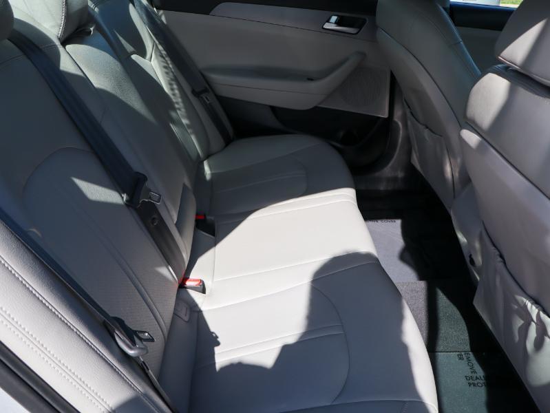 Hyundai Sonata SE 2.4L 2017