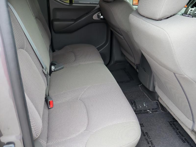 Nissan Frontier photo 15