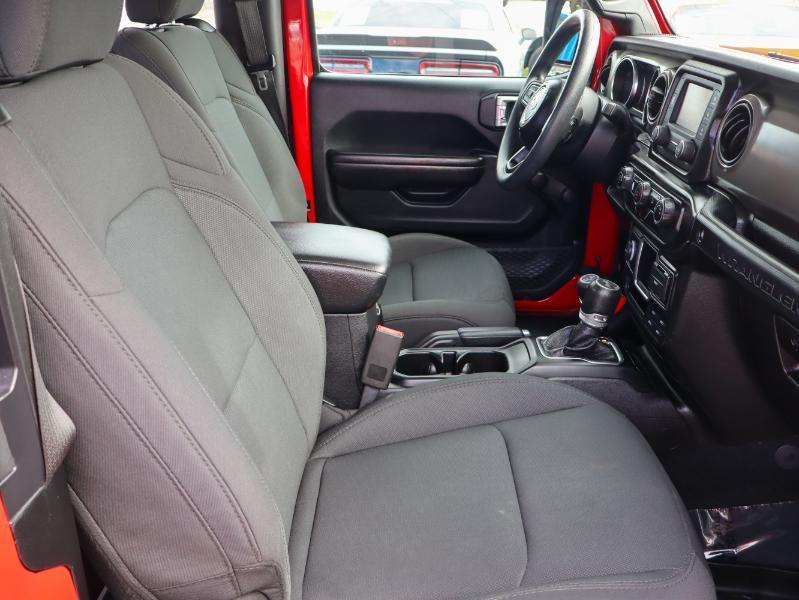 Jeep Wrangler photo 10