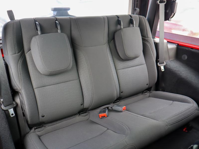 Jeep Wrangler photo 11