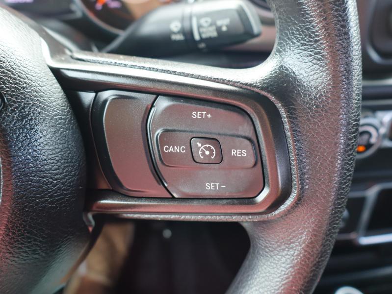 Jeep Wrangler photo 13