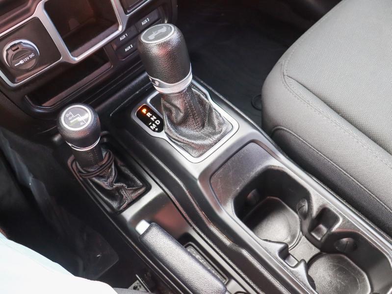 Jeep Wrangler photo 15
