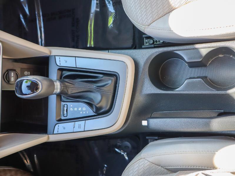 Hyundai Elantra Limited IVT 2020