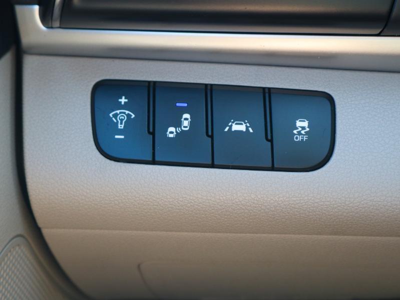 Hyundai Elantra Limited IVT 2020