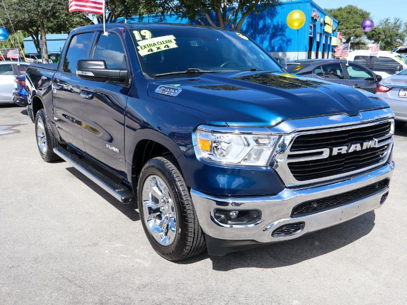 RAM 1500 Big Horn/Lone Star 4x4 Crew Cab 5'7" Box 2019