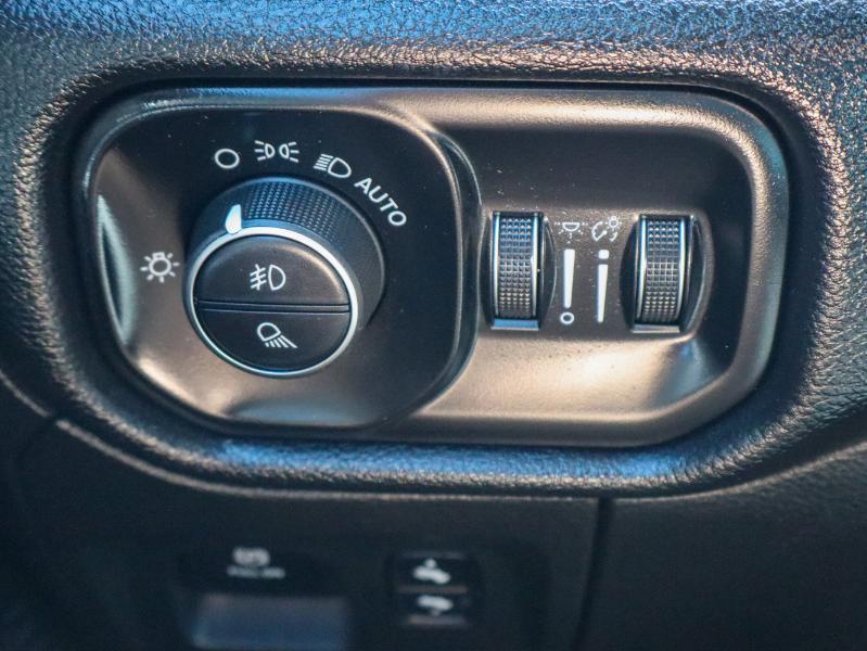 RAM 1500 Big Horn/Lone Star 4x4 Crew Cab 5'7" Box 2019