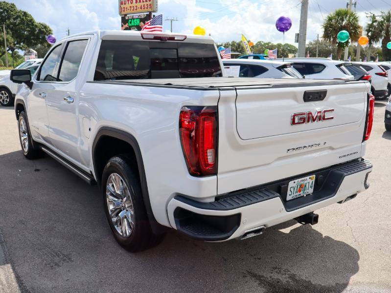 GMC Sierra 1500 4WD Crew Cab 147" Denali 2023