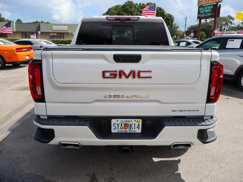 GMC Sierra 1500 4WD Crew Cab 147" Denali 2023