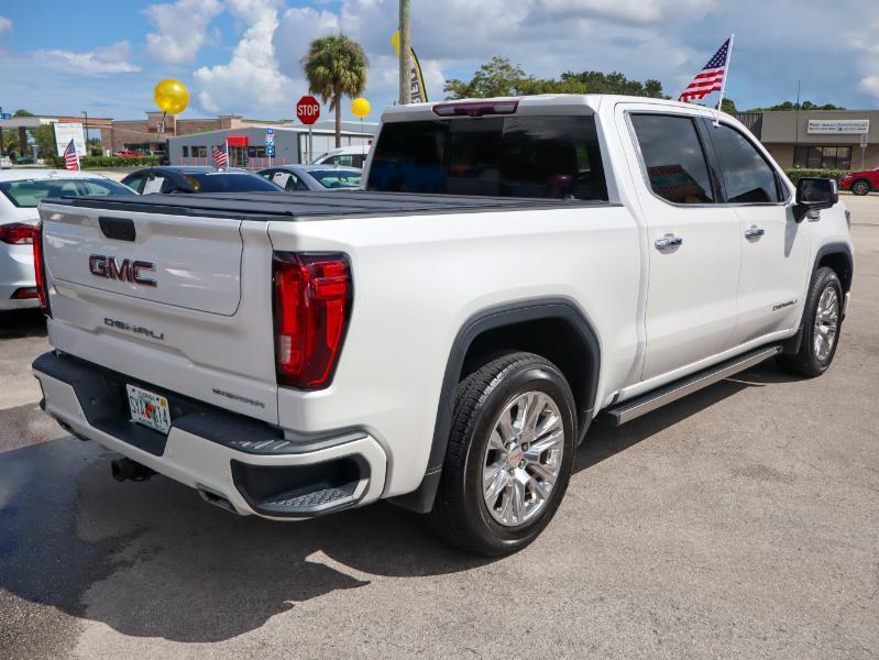 GMC Sierra 1500 4WD Crew Cab 147" Denali 2023