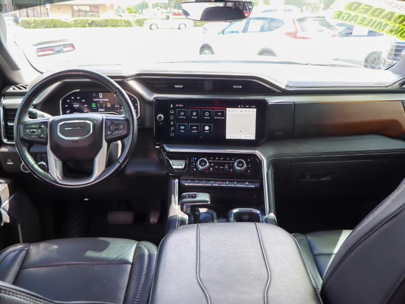 GMC Sierra 1500 4WD Crew Cab 147" Denali 2023