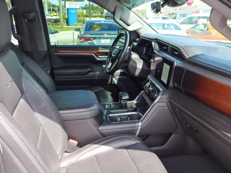 GMC Sierra 1500 4WD Crew Cab 147" Denali 2023
