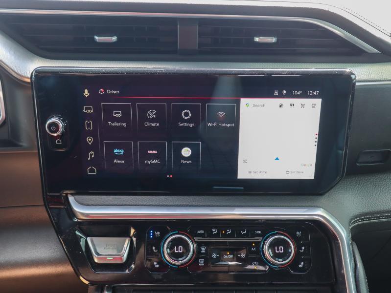 GMC Sierra 1500 4WD Crew Cab 147" Denali 2023
