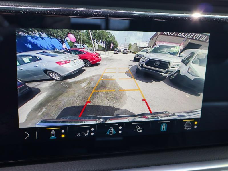 GMC Sierra 1500 4WD Crew Cab 147" Denali 2023