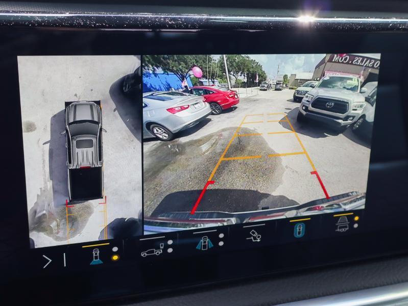GMC Sierra 1500 4WD Crew Cab 147" Denali 2023