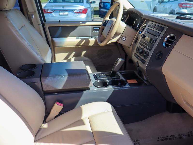 Ford Expedition 4WD 4dr XLT 2013