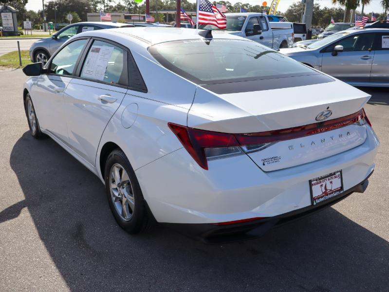 Hyundai Elantra SE IVT 2022