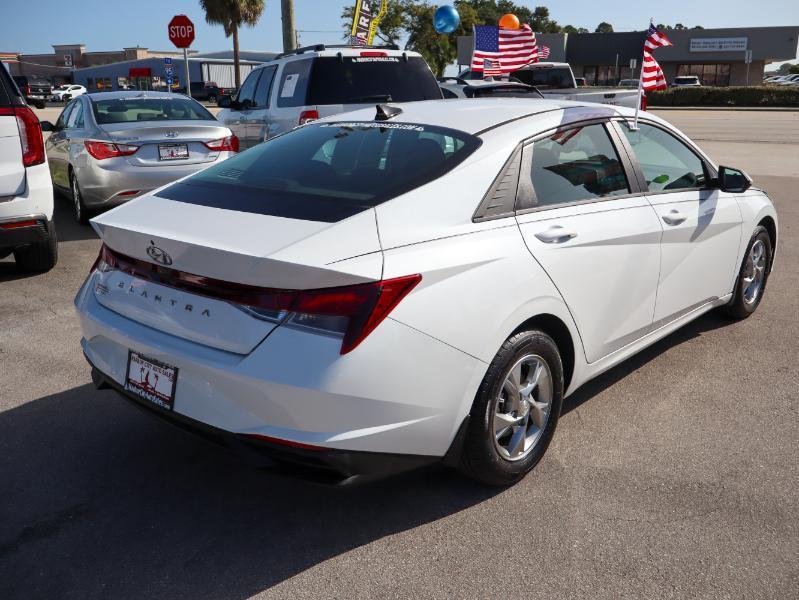 Hyundai Elantra SE IVT 2022