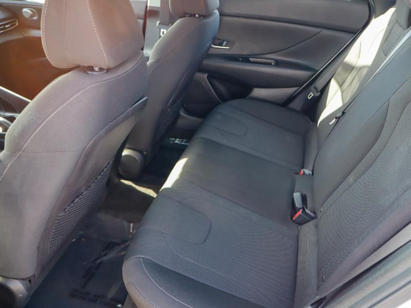 Hyundai Elantra SE IVT 2022