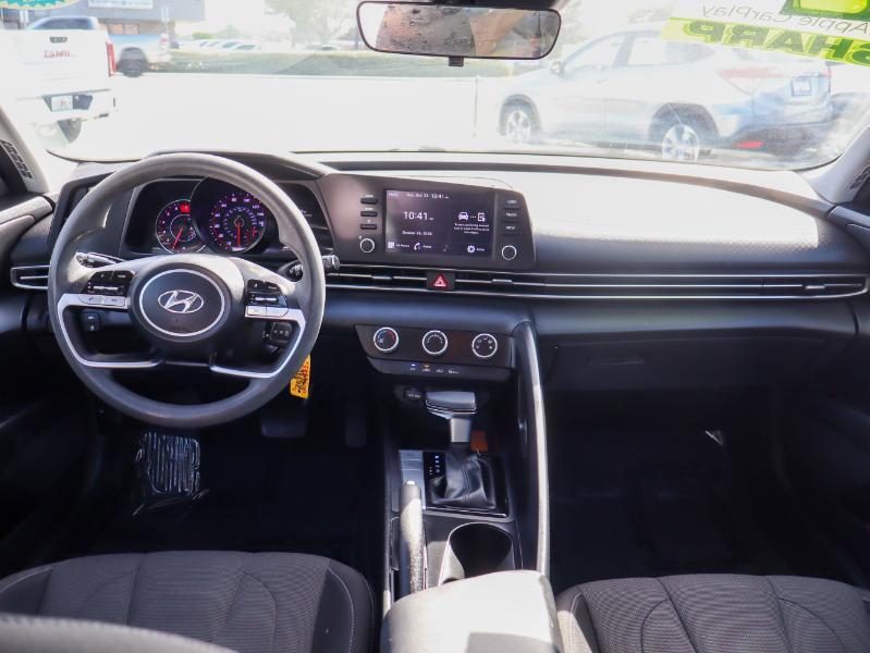 Hyundai Elantra SE IVT 2022