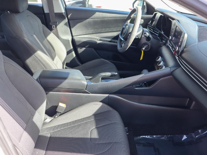 Hyundai Elantra SE IVT 2022