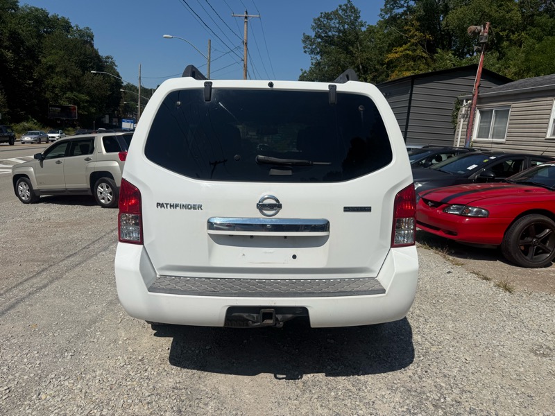 Nissan Pathfinder LE 4WD 2012 Nissan Pathfinder LE 4WD 2012