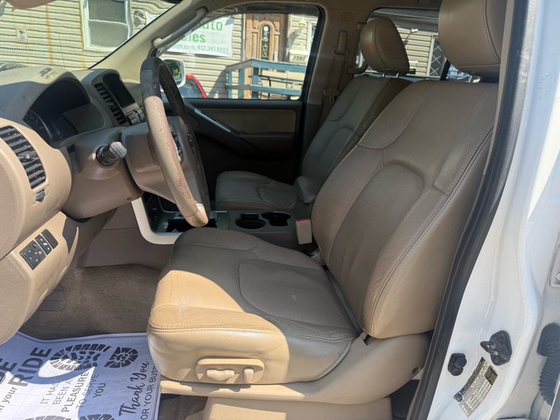 Nissan Pathfinder LE 4WD 2012 Nissan Pathfinder LE 4WD 2012