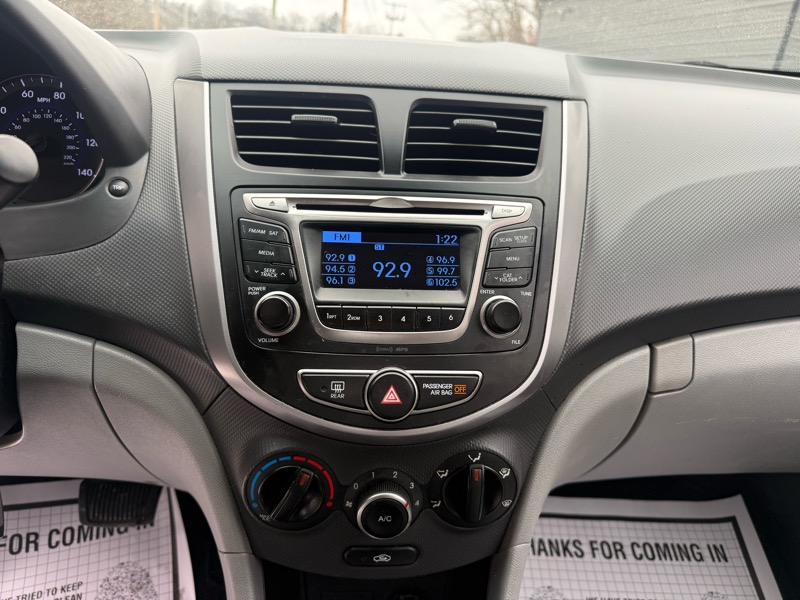 Hyundai Accent GLS 4-Door 6A 2015