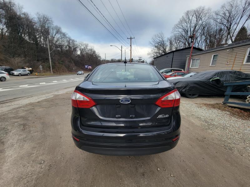 Ford Fiesta S Sedan 2015